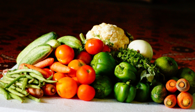 restaurant-LE LAVANDOU-min_table-nature-farm-leaf-ripe-dish-1024857-pxhere.com